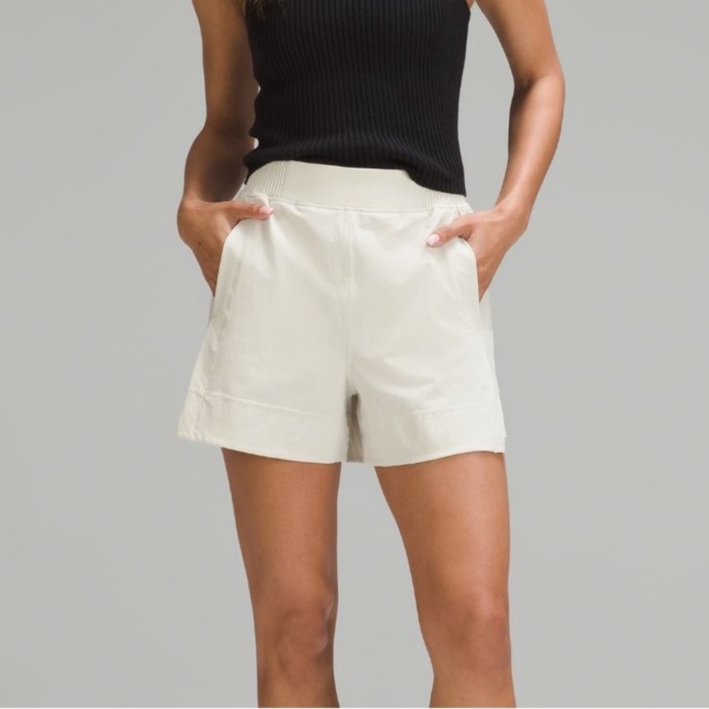 Lululemon Stretch Woven Relaxed-Fit High-Rise Short Bone - S